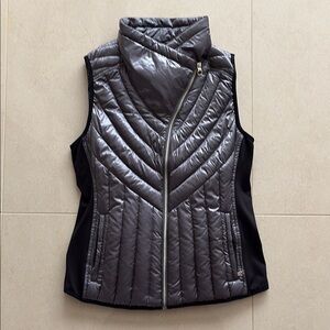 Calvin Klein Silver Gray and Black Quilted Vest Premium Down size Medium.